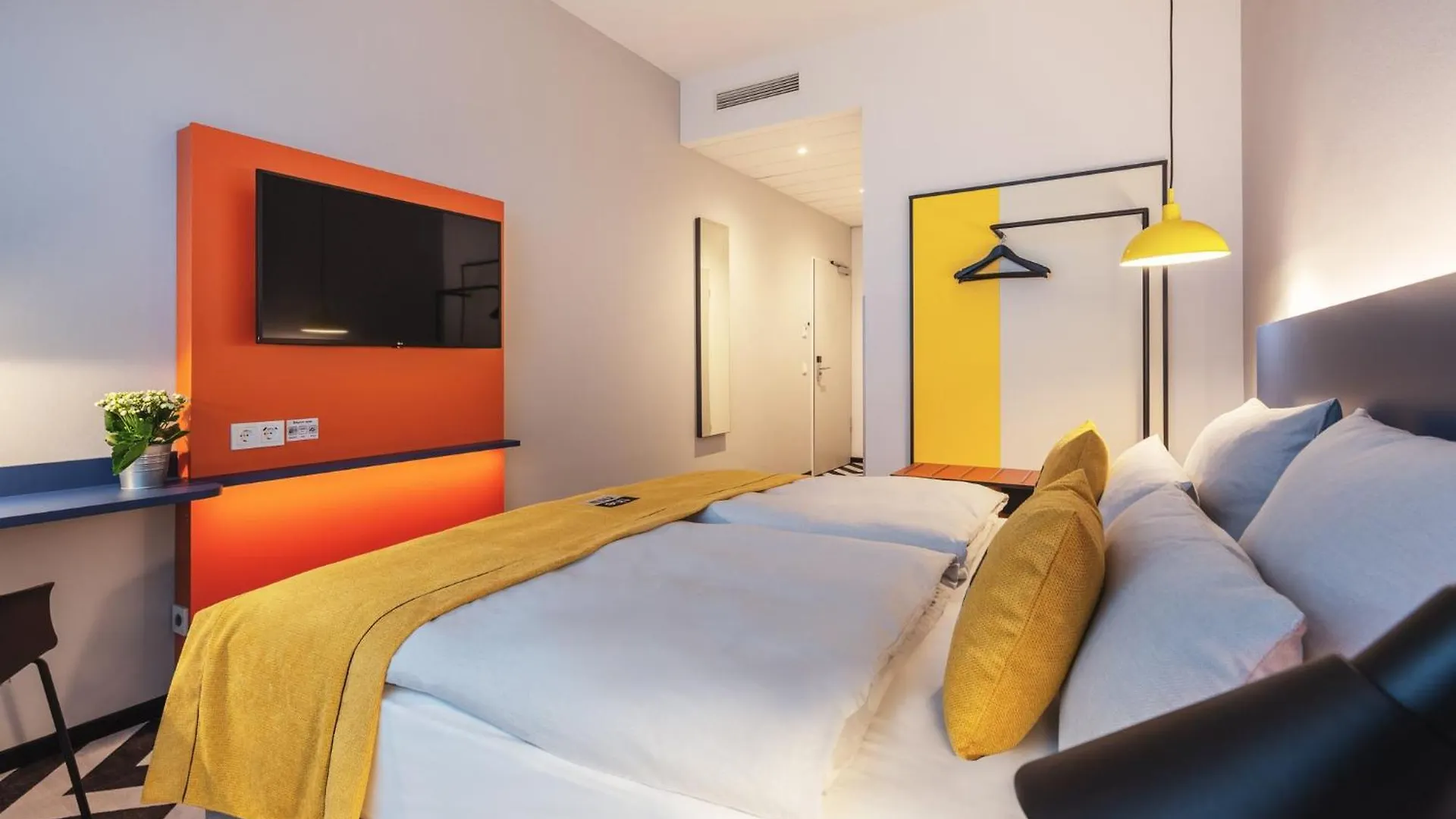 Holiday Inn - The Niu, Form Stuttgart Feuerbach By Ihg Otel