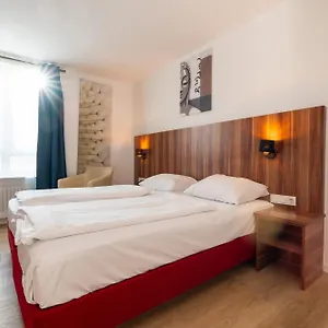 **** Otel Astor Almanya